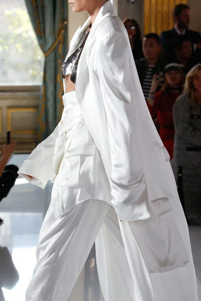Look 3
